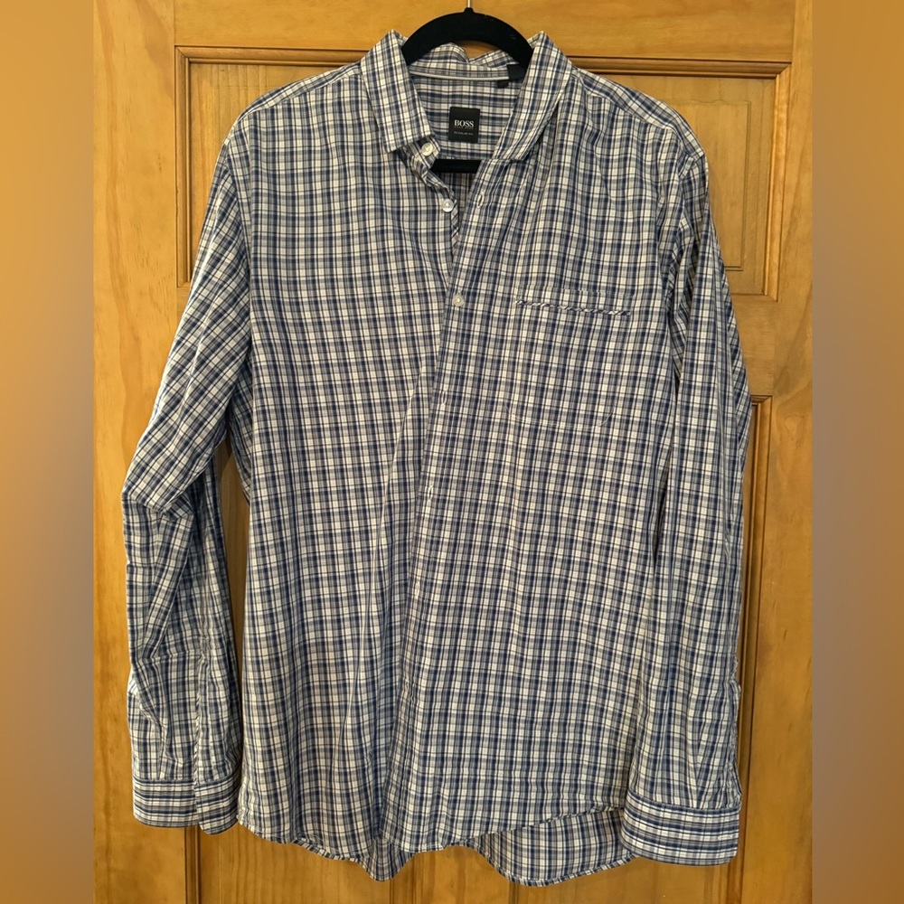 Hugo Boss- sized XL- Blue and white checkered